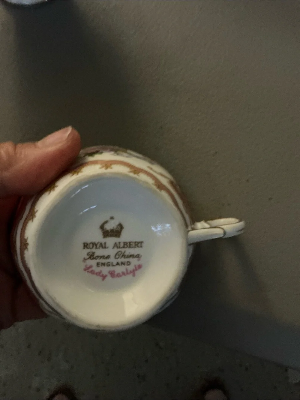 Royal Albert old English Porcelain Tea Set with Pink Rose Pattern and Gold Trim